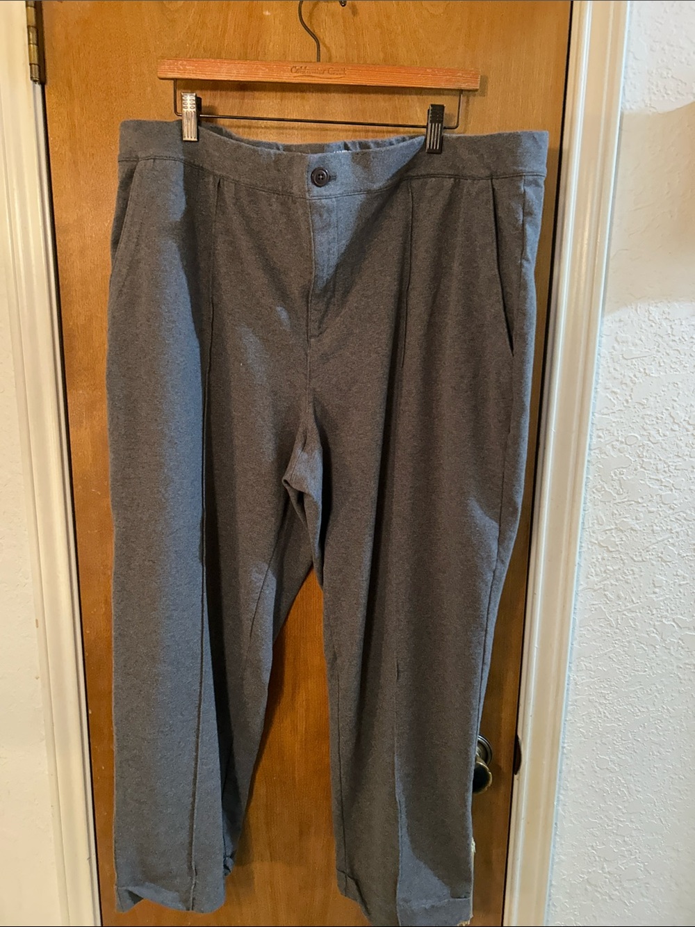Women’s Grey Pleated Casual Pants. 2X. Like new